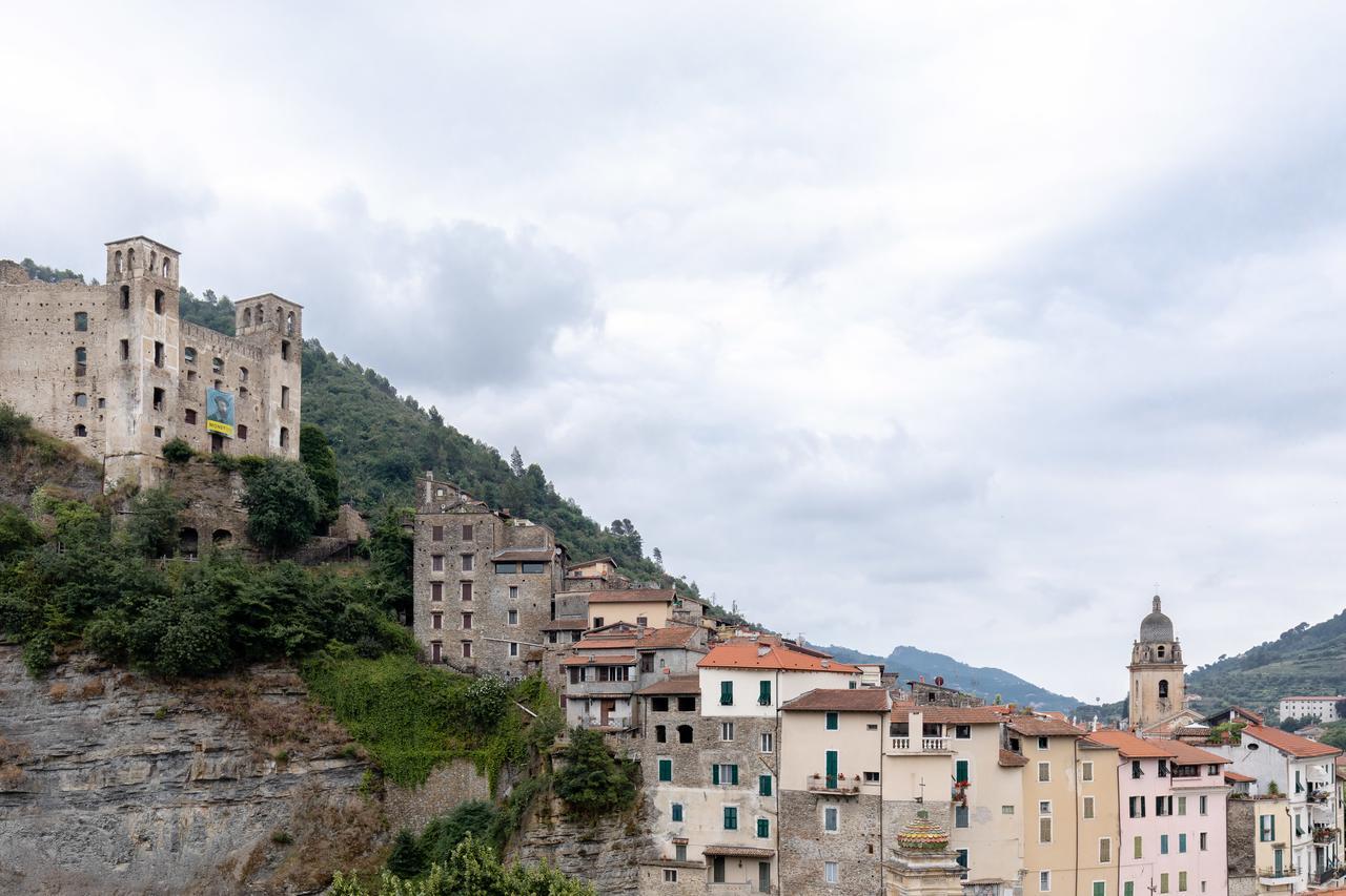 Dussaiga - La Casa Di Rina Dolceacqua Exterior foto